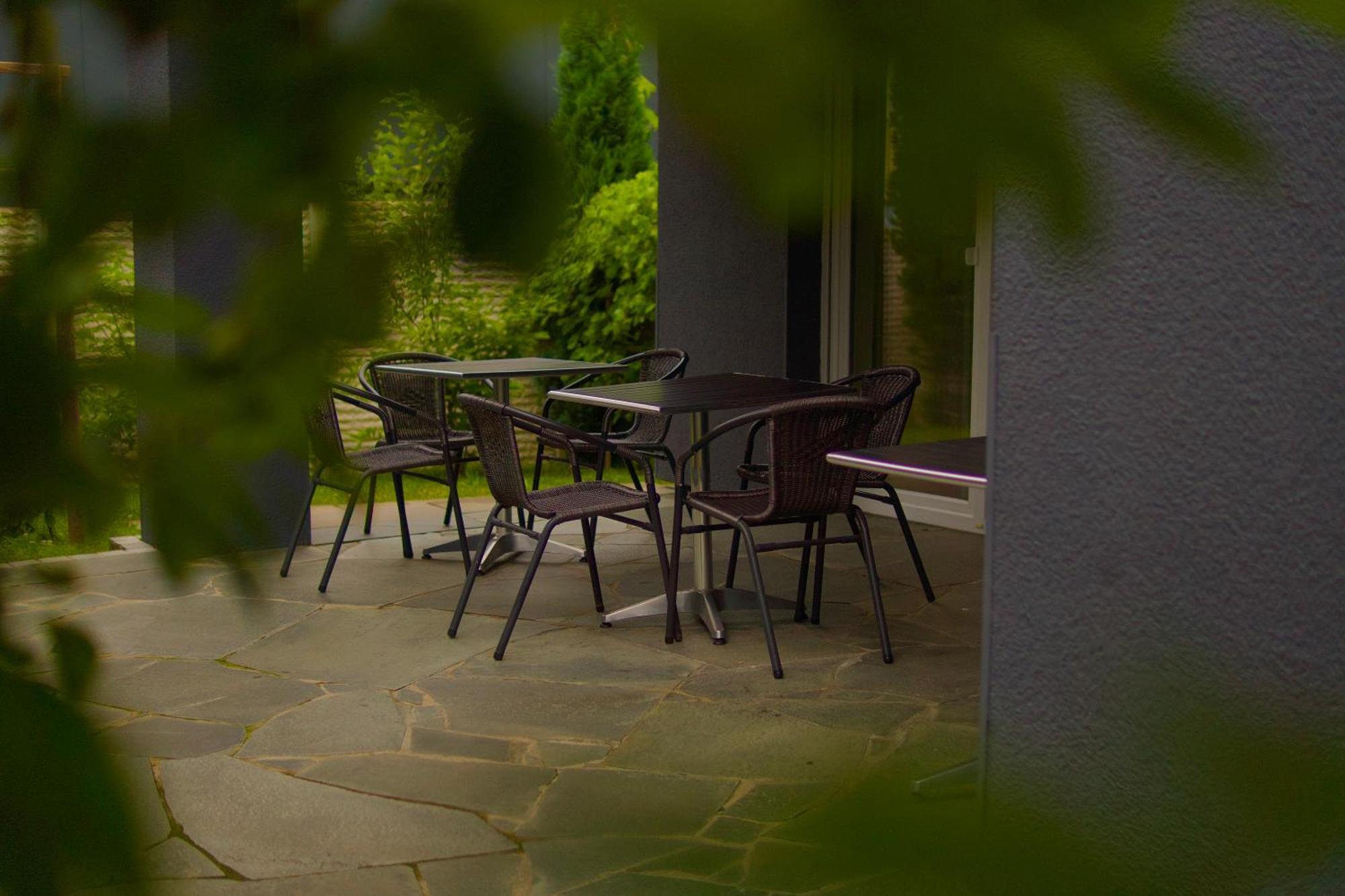 Bed & Breakfast Outlet Hotel Dettingen an der Erms Ngoại thất bức ảnh
