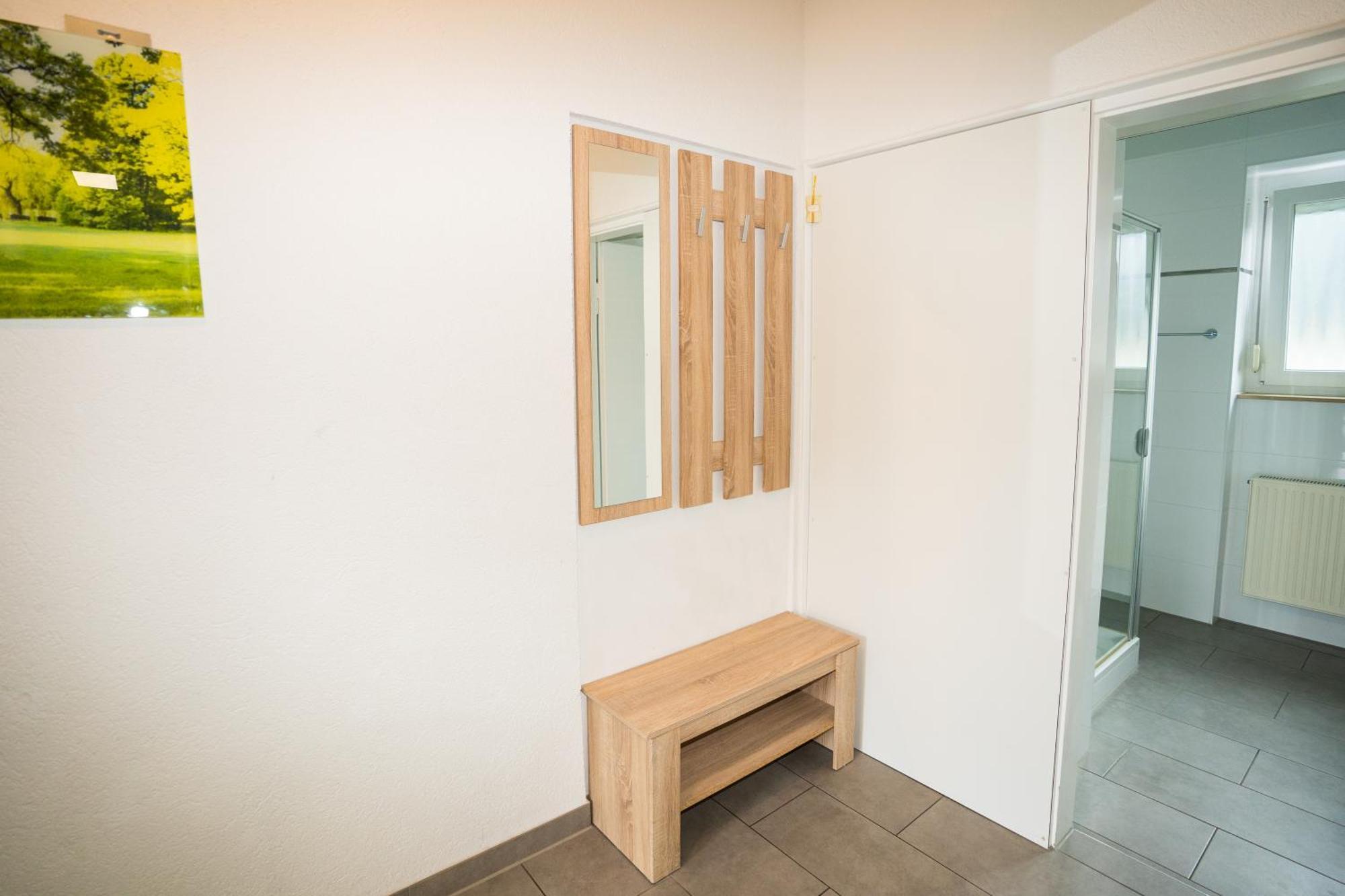 Bed & Breakfast Outlet Hotel Dettingen an der Erms Ngoại thất bức ảnh
