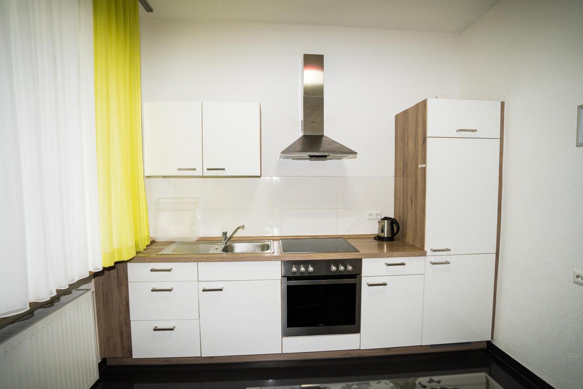 Bed & Breakfast Outlet Hotel Dettingen an der Erms Ngoại thất bức ảnh