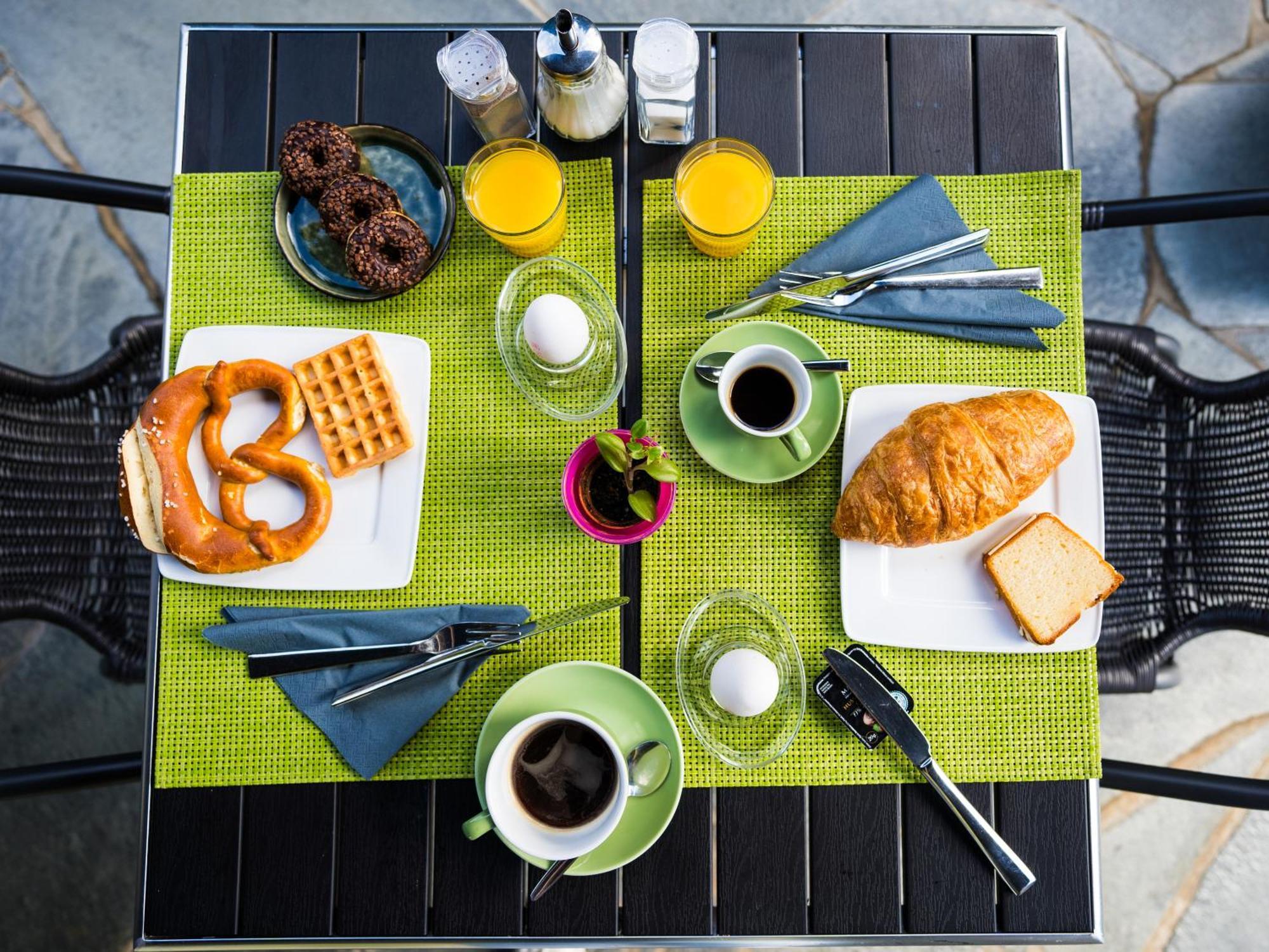 Bed & Breakfast Outlet Hotel Dettingen an der Erms Ngoại thất bức ảnh
