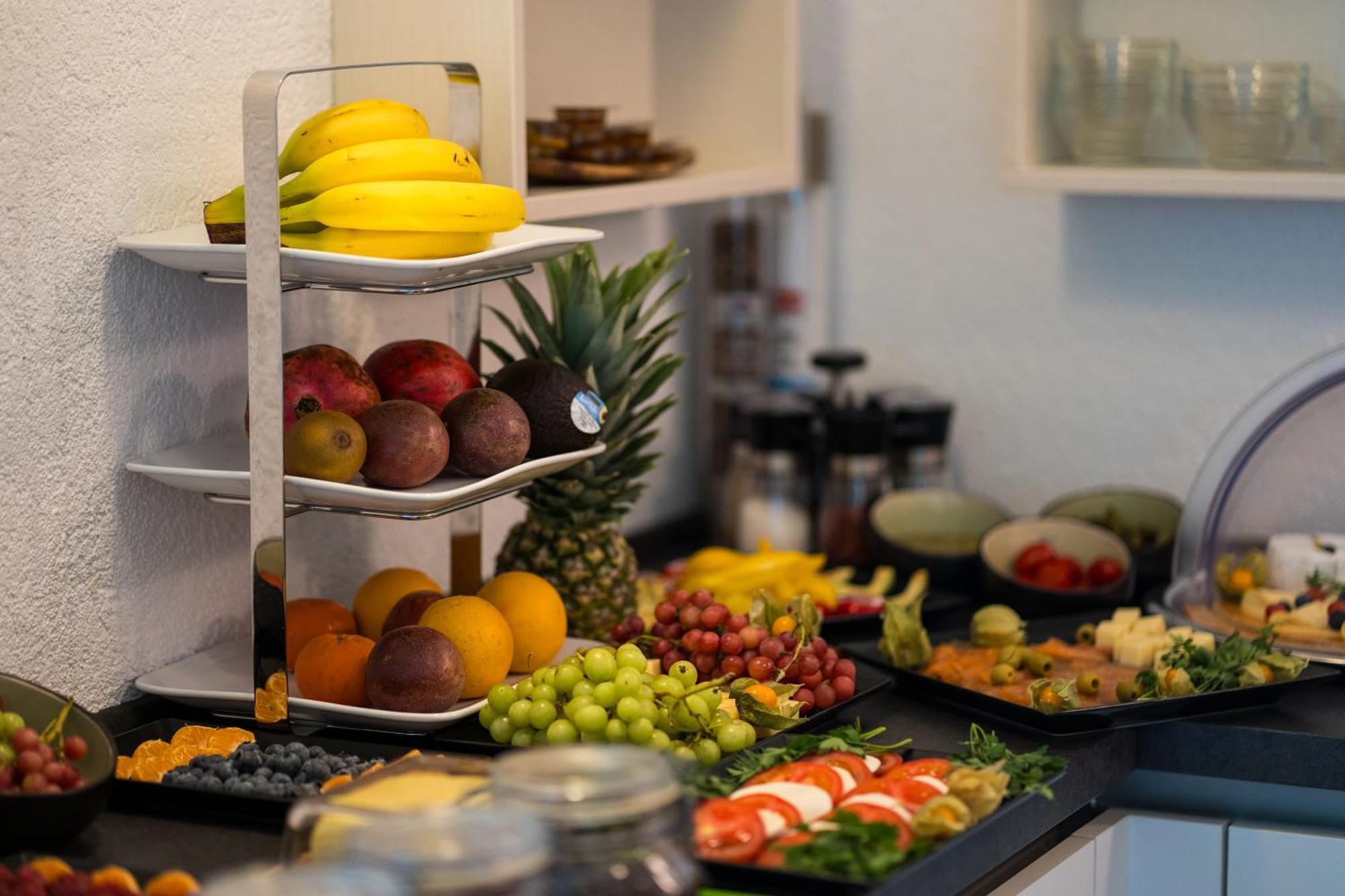 Bed & Breakfast Outlet Hotel Dettingen an der Erms Ngoại thất bức ảnh