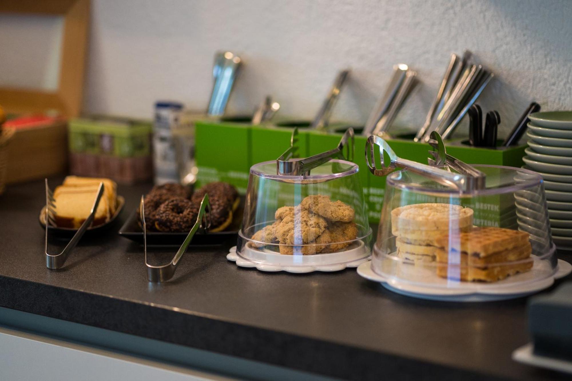 Bed & Breakfast Outlet Hotel Dettingen an der Erms Ngoại thất bức ảnh