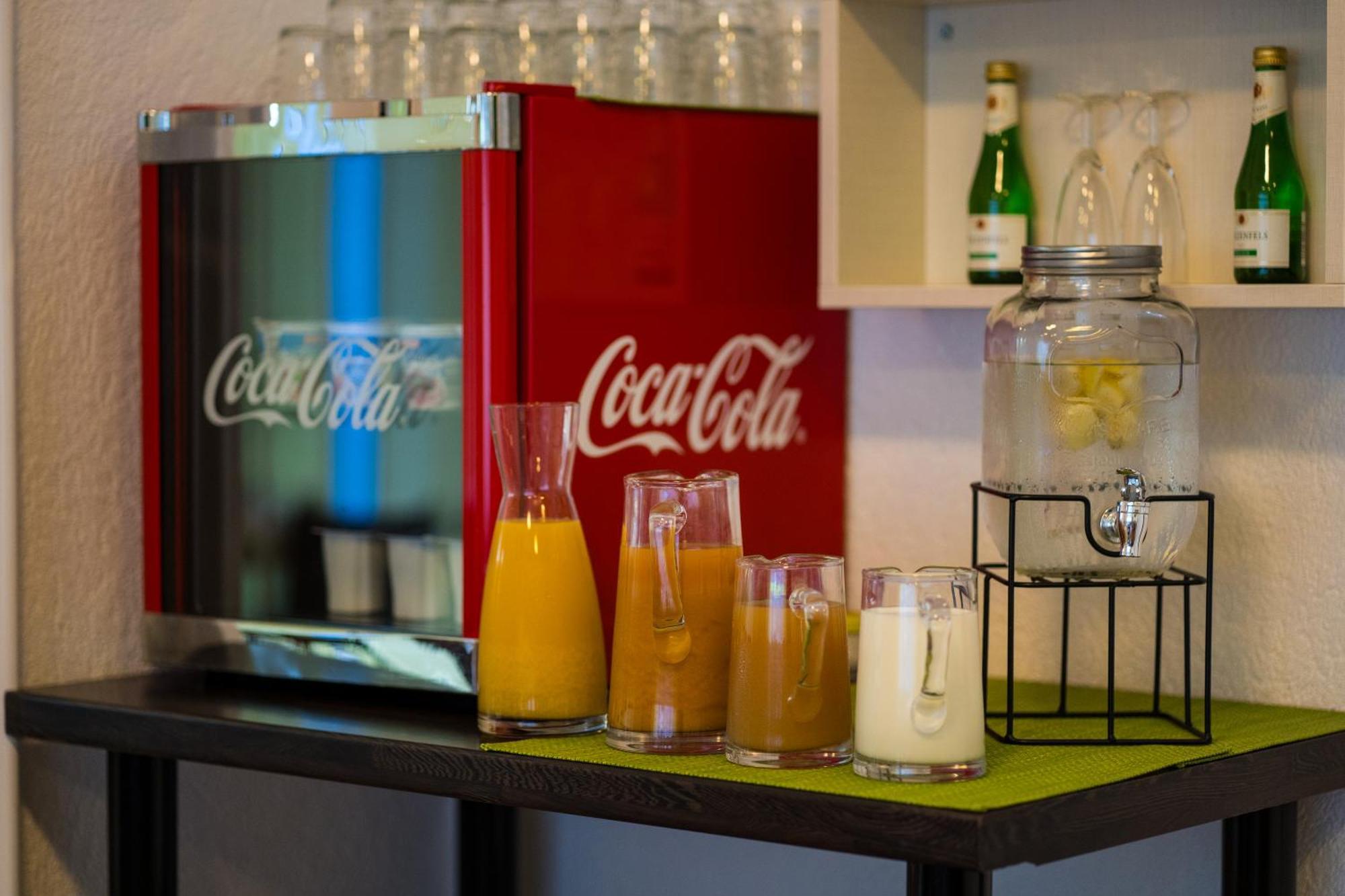 Bed & Breakfast Outlet Hotel Dettingen an der Erms Ngoại thất bức ảnh